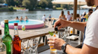Vienna Bar Community Feiert Sommerfest Am Badeschiff - Falstaff