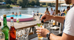 Vienna Bar Community Feiert Sommerfest Am Badeschiff - Falstaff